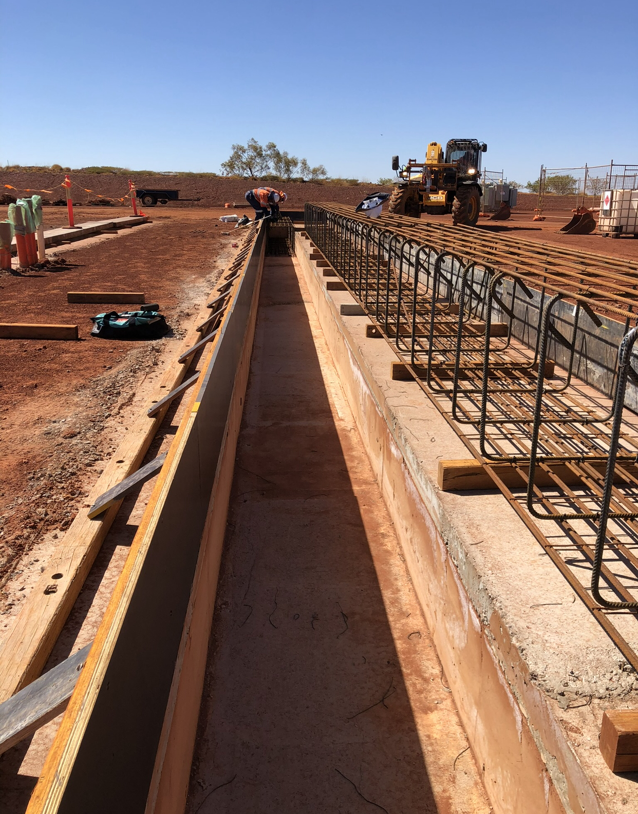S McCarthy Construction crew on site